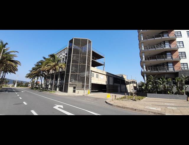 104M² OFFICE TO LET IN POINT WATERFRONT